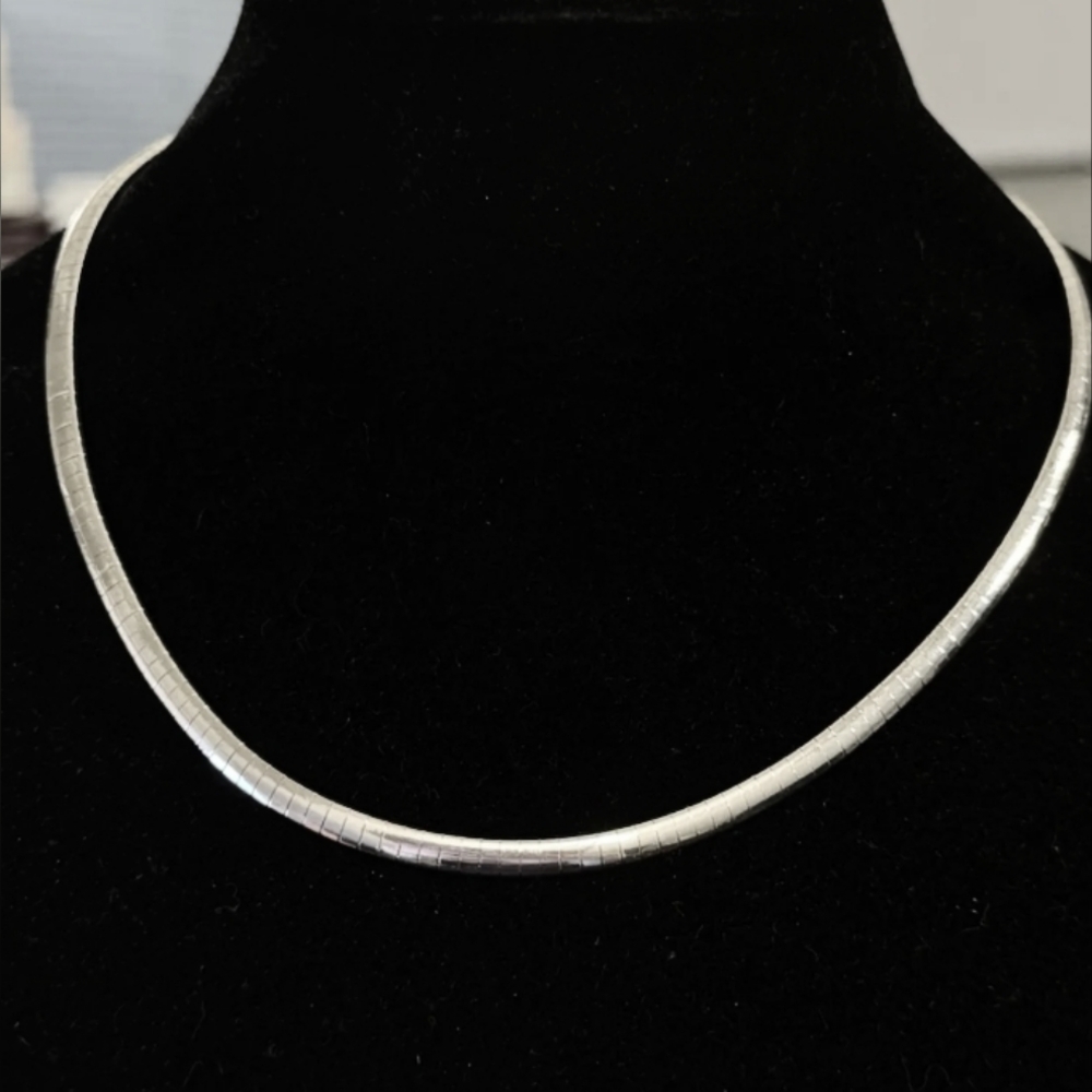 Vintage 1980s Sterling Silver 16" Omega Chain Necklace Made in Italy - Picture 2 of 7